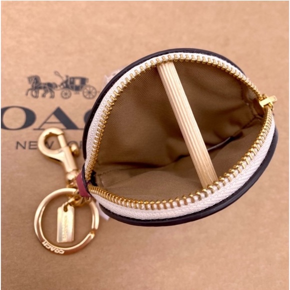 COACH CIRCULAR COIN POUCH KEY/BAG CHARM WITH HEART PRINT - Picture 3 of 8